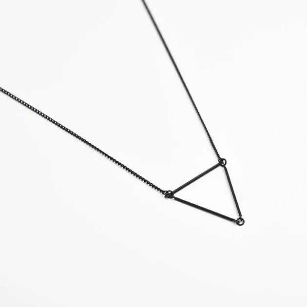 Linking-Tri Short Necklace