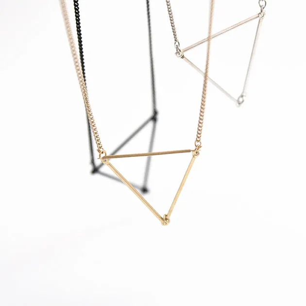 Linking-Tri Short Necklace